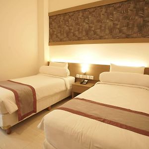 Viva Hotel Kediri, Azana Hotels Collection